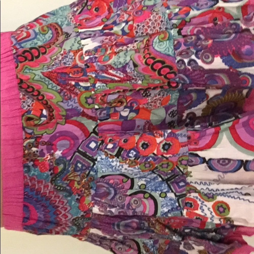 Skirt size 13/14, very colorful